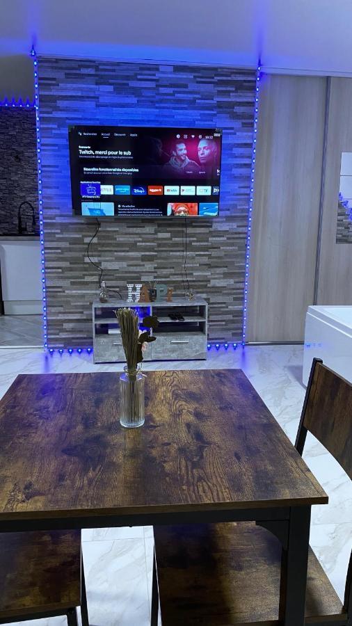 Relax & Chill Apartment Севран Екстериор снимка