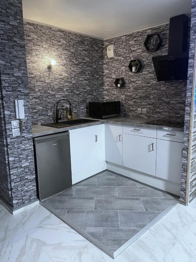 Relax & Chill Apartment Севран Екстериор снимка